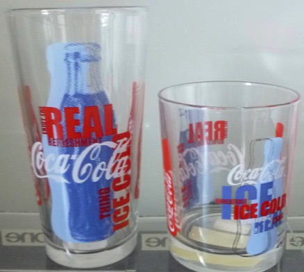 330971 € 6,00 coca cola glas België set van 2 1x hoog 1x laag 2001.jpeg